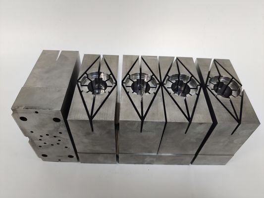 H13 (1.2344) กลีบแม่นยํา กลีบแกร่ง