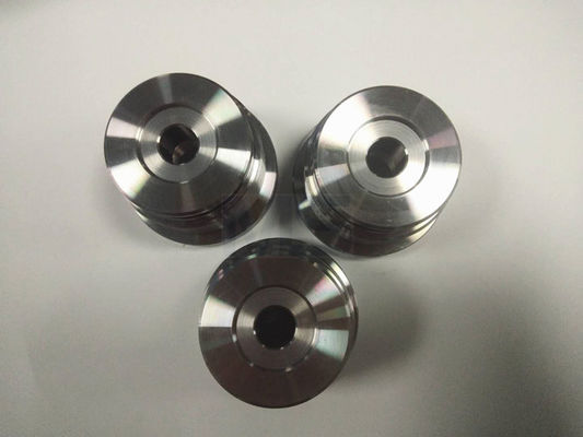 ชิ้นส่วนฉีดขึ้นรูปความแม่นยำสูง | พื้นผิวขัดเงาและส่วนประกอบแบบเกลียว